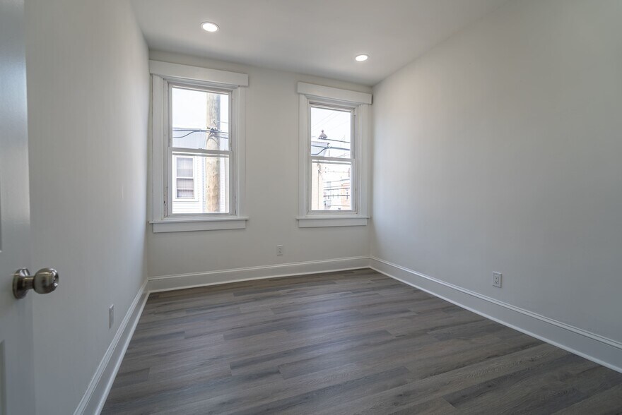 Building Photo - 2410 Wharton St