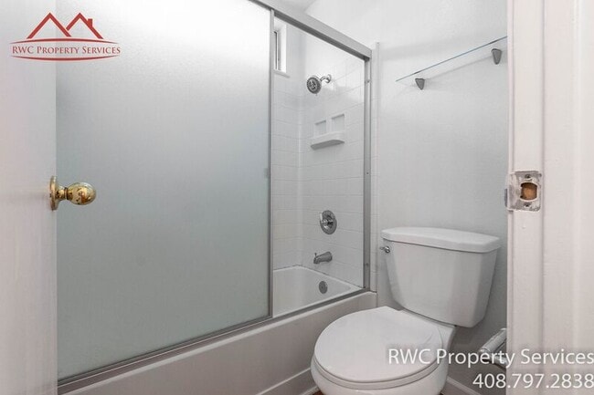 Building Photo - 1459 Chavez Way