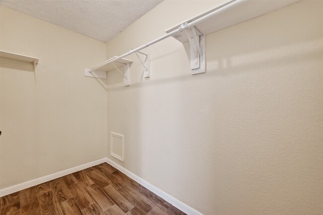 Building Photo - 11415 Chariot Dr