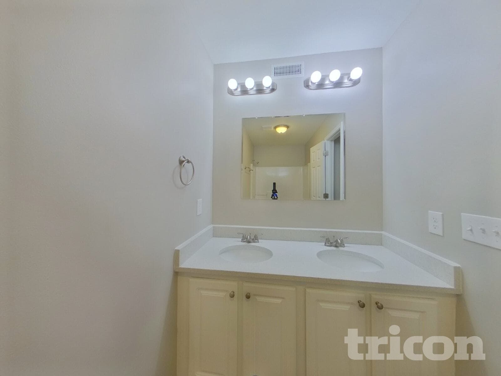 Building Photo - 3223 Harris Mill Ln