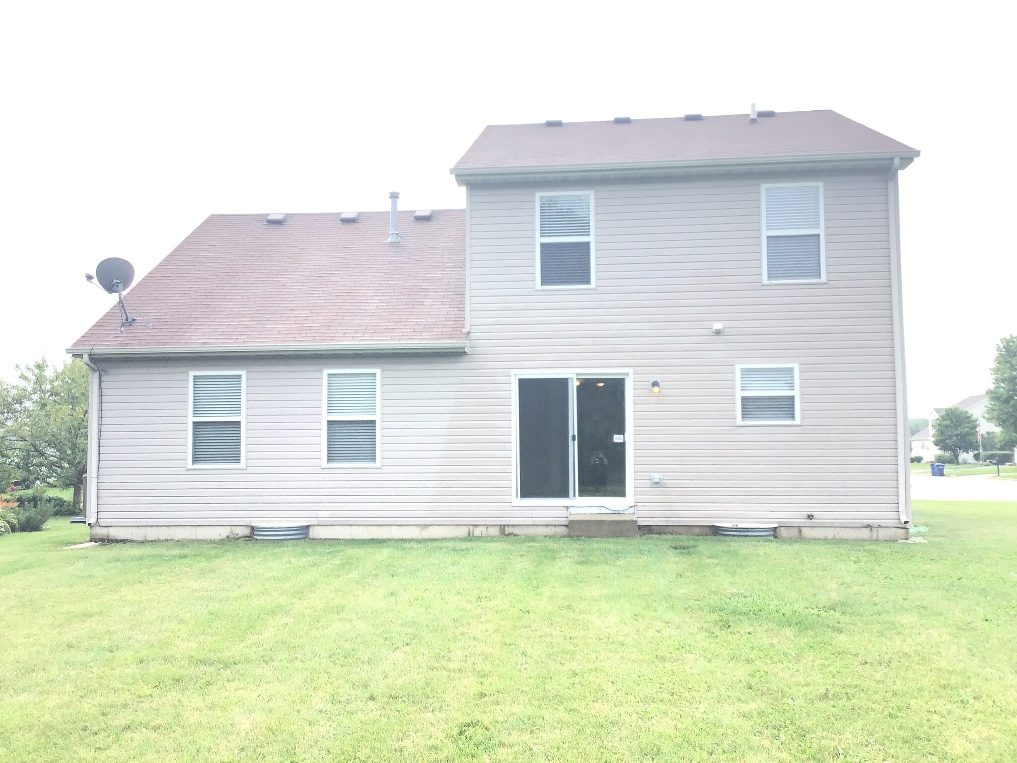 Building Photo - 1912 Sunflower Dr