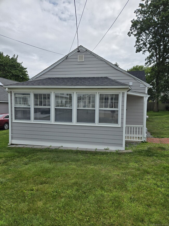 Primary Photo - 38 Mohican Rd