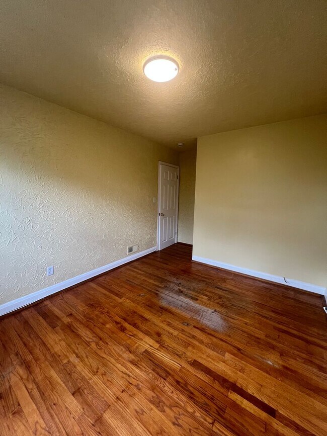 Building Photo - 3708 Erdman Ave