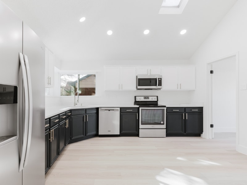 Building Photo - 2409 Brookside Dr