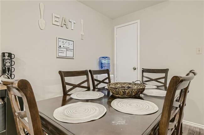 Building Photo - 2124 Redwing Way