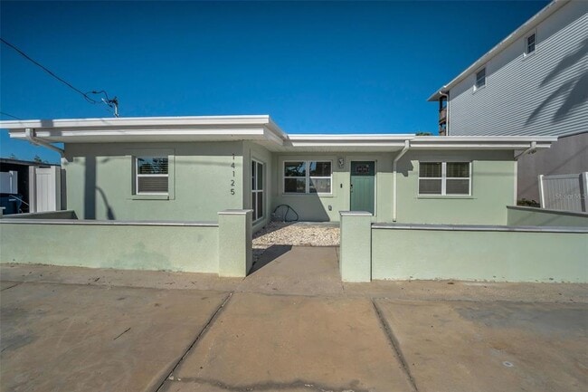 Building Photo - 14125 N Bayshore Dr