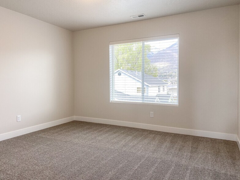 Building Photo - 959 S 650 W
