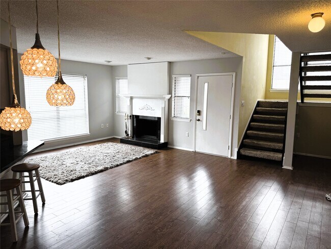 Building Photo - 62 Evanston St