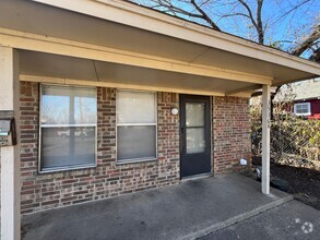 Building Photo - 2 Bedroom 1 Bath Duplex in Fort Worth