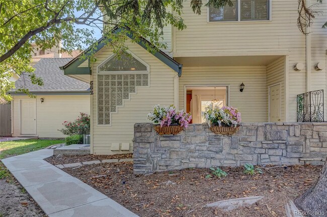 Building Photo - 552 Steele St