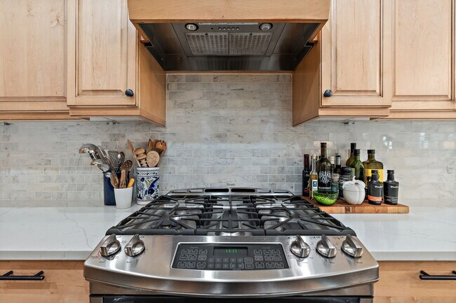 Building Photo - 3655 N Willowbar Ln