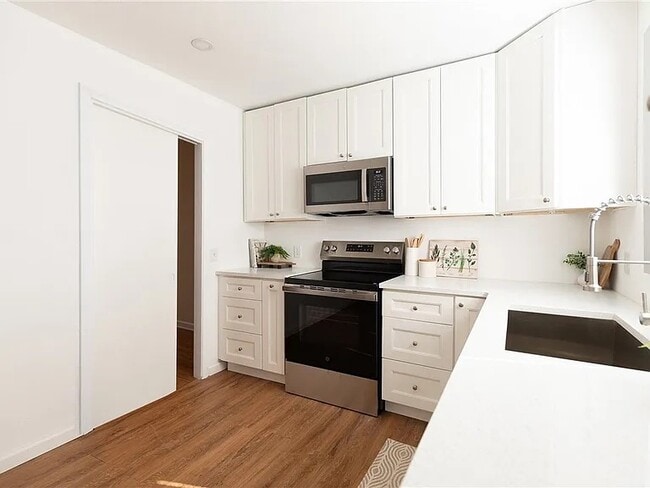 Building Photo - 4334 Randall Dr