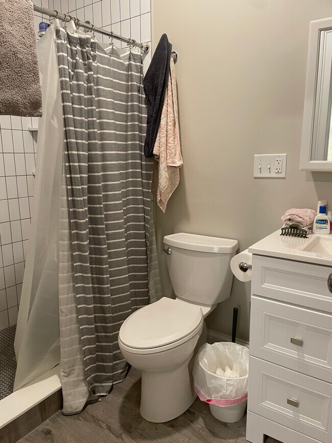 Building Photo - 60 Foster St