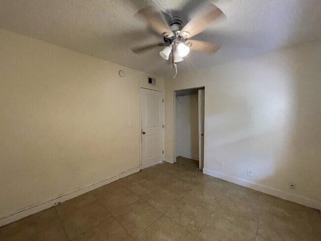Building Photo - 9044 NW 28th Dr