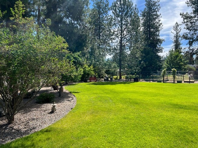 Building Photo - Suncrest Rental with large manicured lawn