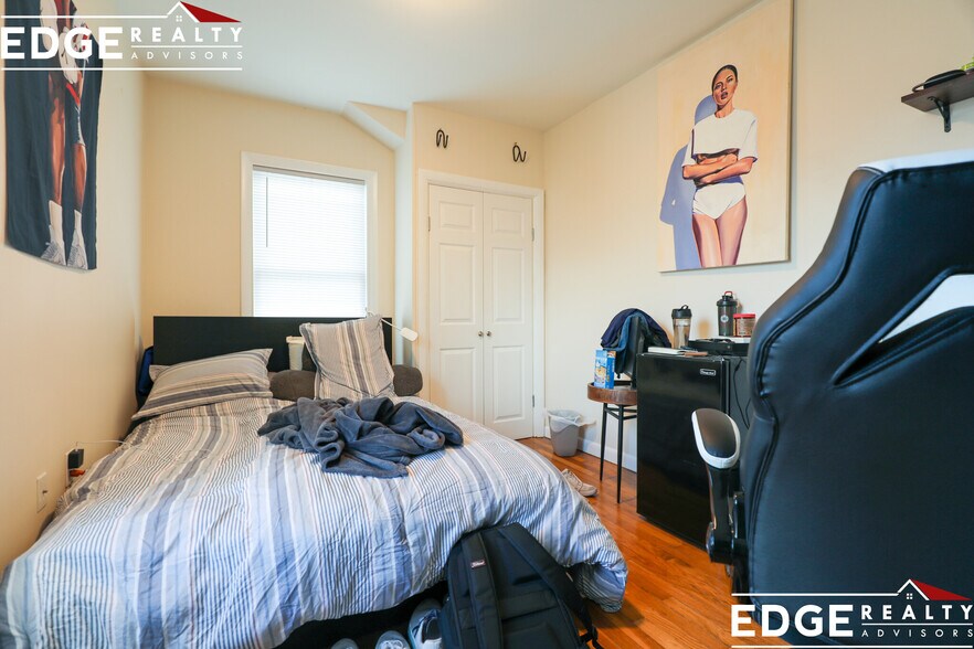 Building Photo - 72 Orange St