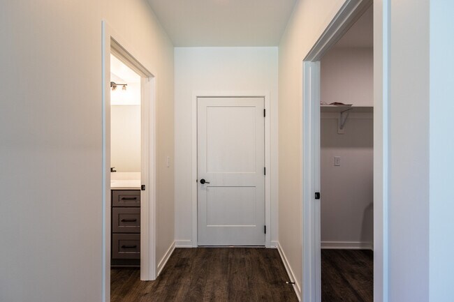 Building Photo - 1920 Edwards St