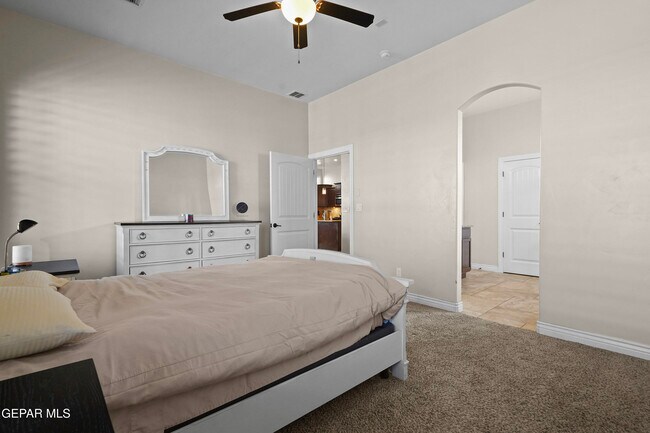 Building Photo - 14829 Sunny Land Ave