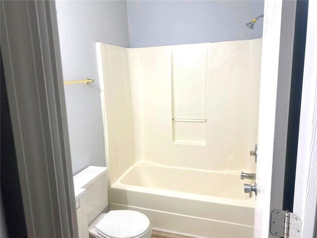 Building Photo - 8055 S Bay Ct