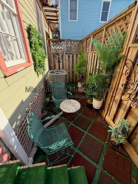 Building Photo - 547 E Macon St