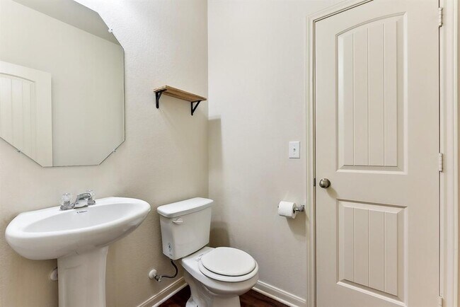 Building Photo - 310 Potters Peak Way