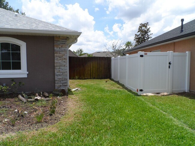 Building Photo - SPRINGVIEW SUBDIVISION, DEBARY. 4 BEDROOM ...