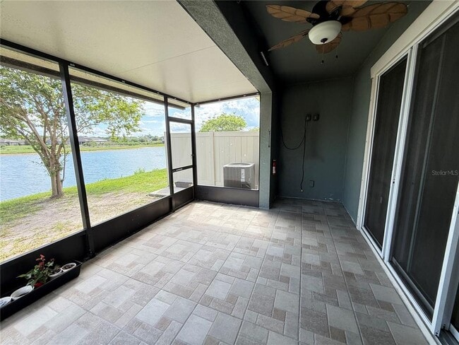 Building Photo - 9154 Hillcroft Dr