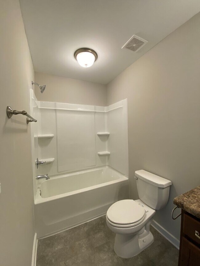 Building Photo - Gorgeous Home for Rent in Talladega, AL! A...