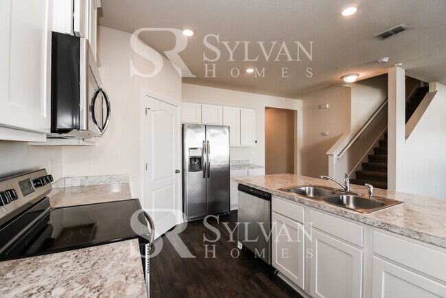 Building Photo - Coming HOME never felt so good!