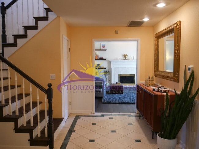 Building Photo - 1704 Summerhill Ct