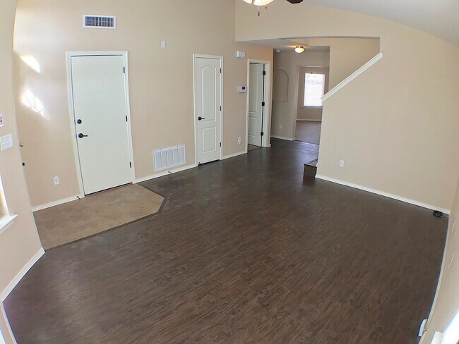 Building Photo - Mesquite Hills 3bed/2.5bath plus Loft REFRIG A/C Home!
