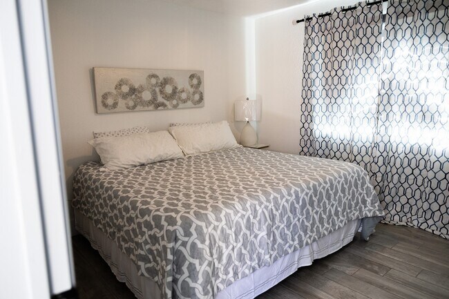 Building Photo - 10463 Alcott Dr