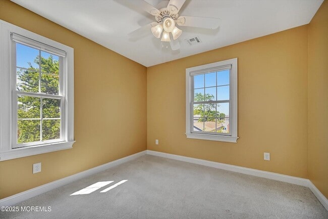 Building Photo - 15 Griggs Ave