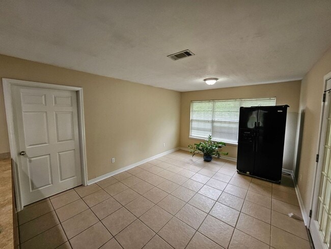 Building Photo - 6201 Fagan Cir