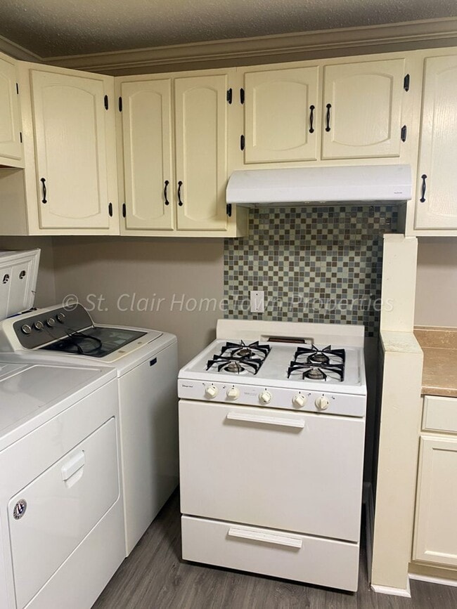 Building Photo - Charming Newly Remodeled 2-Bedroom Home fo...