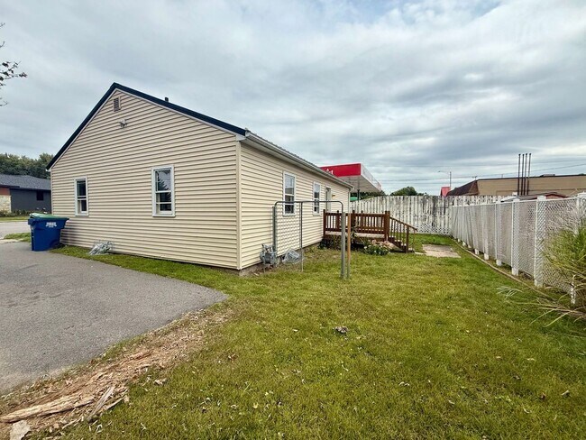 Building Photo - 3 Bed 1 Bath Single Family Home in Wausau