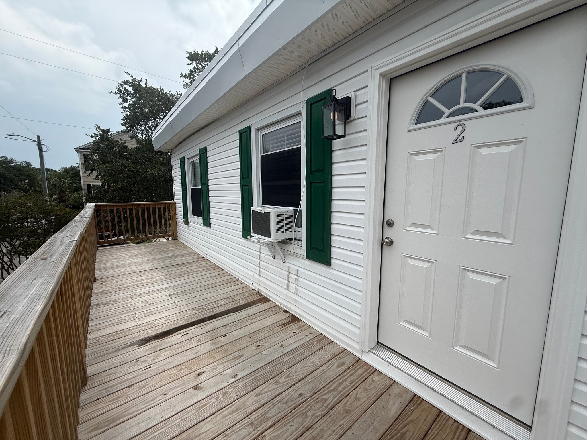 Building Photo - 120 N Pinewood Dr