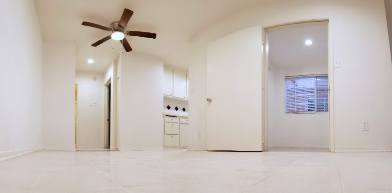 Building Photo - 8108 Langdon Ave