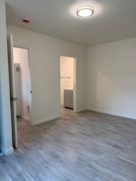 Bedroom - 223 E Colorado Blvd