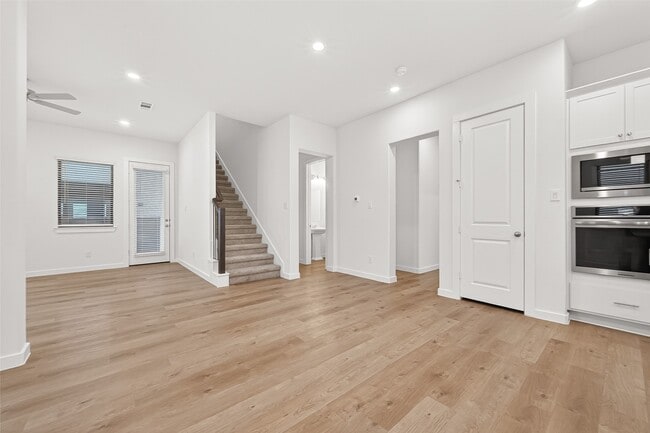 Building Photo - 3203 Home Ct