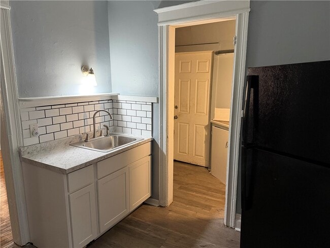 Building Photo - 161 S Union St