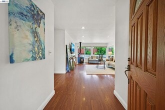 Building Photo - 2883 Westchester Dr