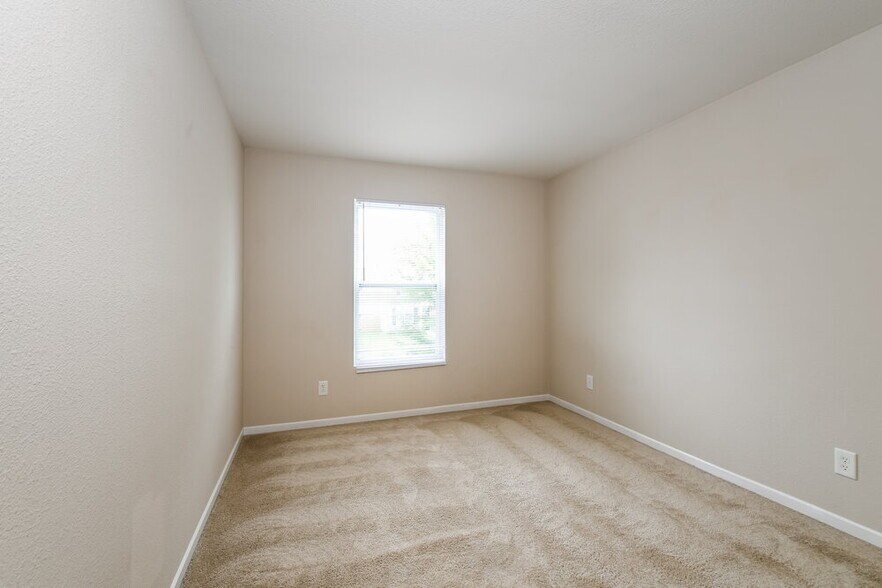 Building Photo - 15433 Destination Dr