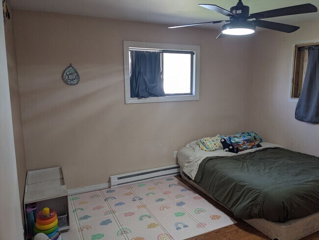 Building Photo - Cherry St Duplex