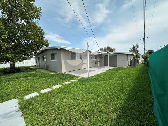 Building Photo - 8845 SW 21st Terrace