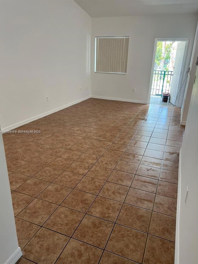 Building Photo - 2911 SE 13th Rd