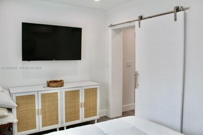 Building Photo - 15001 Leisure Dr