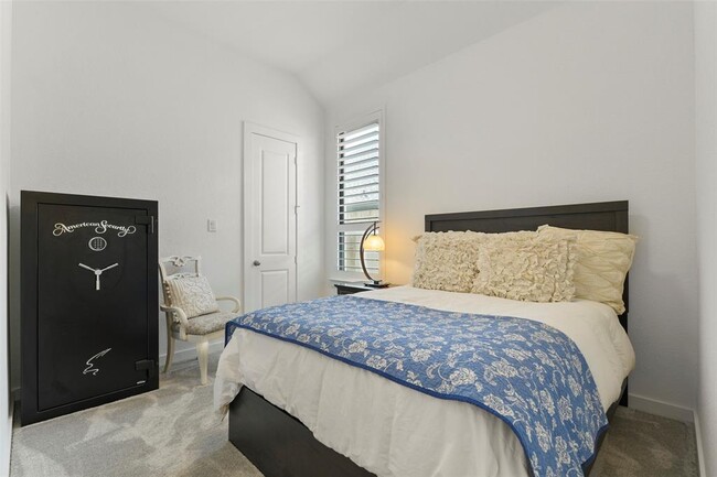 Building Photo - 607 Livermore St