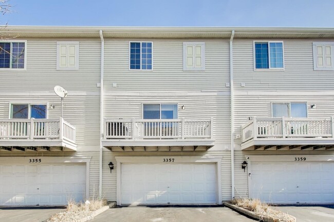 Building Photo - 3357 Ravinia Cir