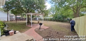 Building Photo - 202 Serna Park